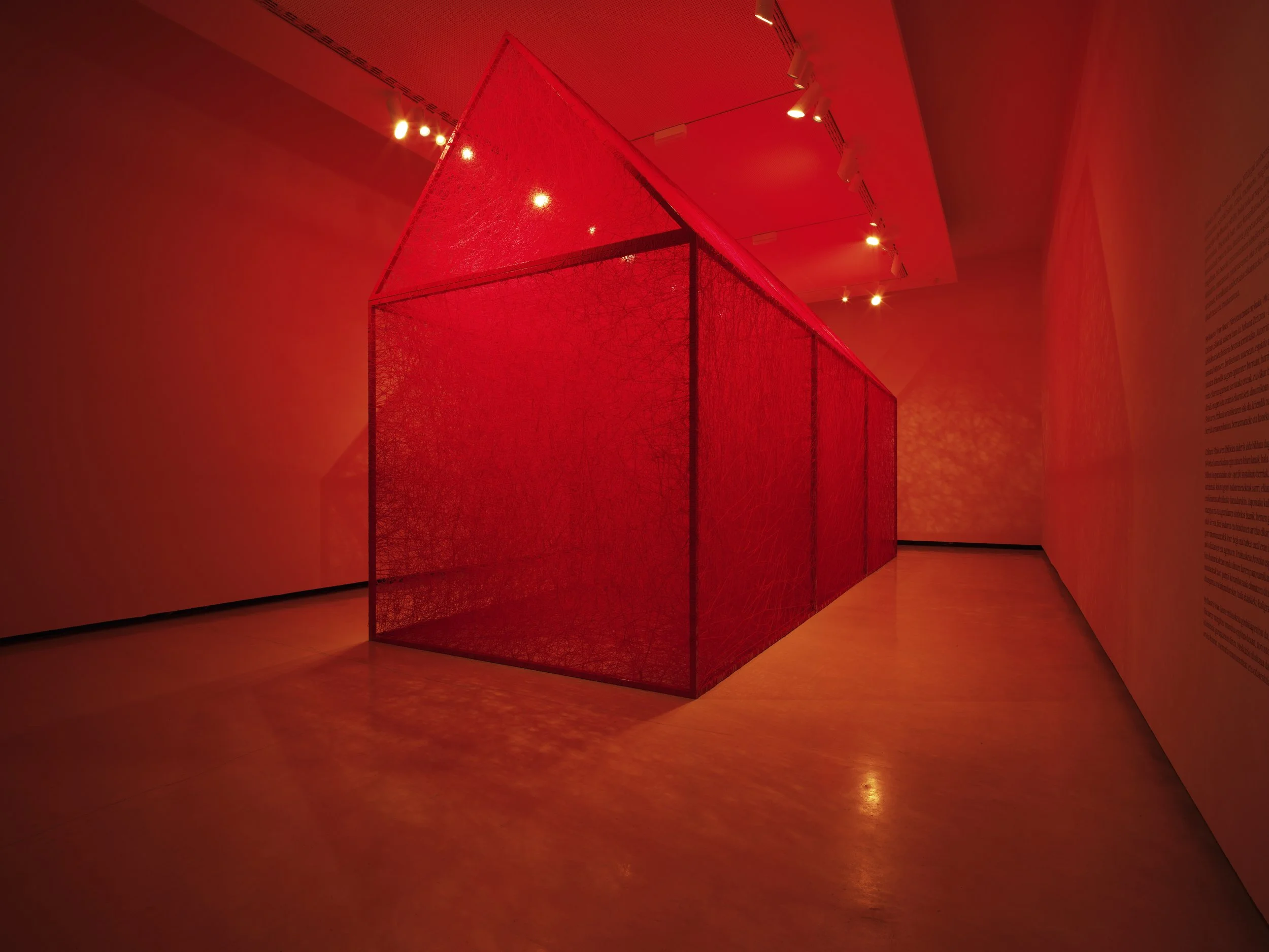 塩田千春　Chiharu Shiota CHIHARU SHIOTA–塩田千春